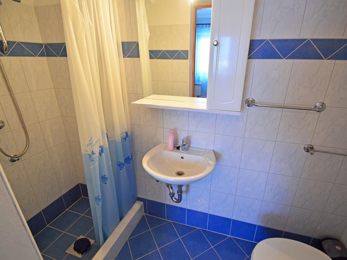 Apartment Apartment Cvjetko By Interhome